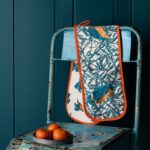 Kingfisher Oven Gloves by Cherith Harrison