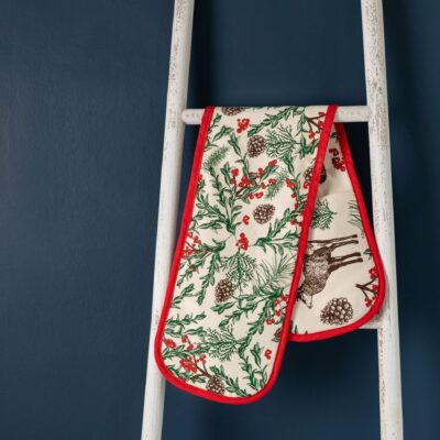 Christmas Reindeer Oven Gloves - Image 5